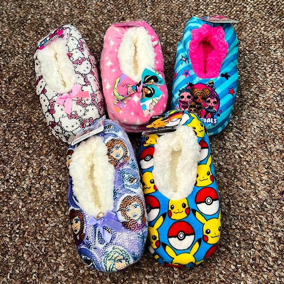 1 Pair Fuzzy Babba Kids Warm Home Wear! Please Choose 1 Animation To Ship Out! - Picture 1 of 12